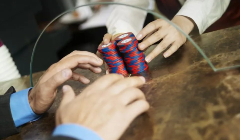Macau gambling counterfeit chip scam