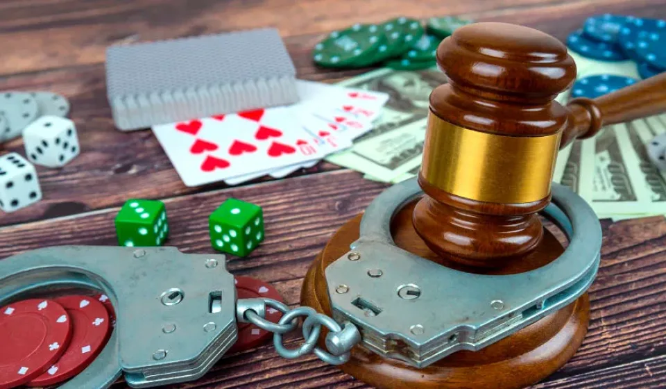 India casino raids